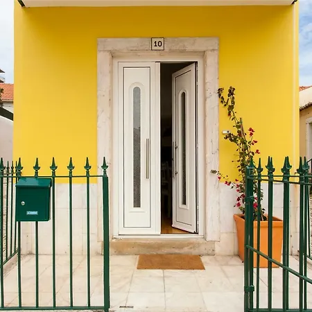 Lisbon Sea Side Chalet
