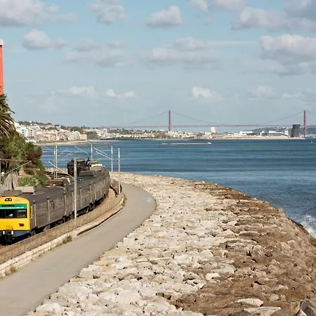 Apartment Lisbon Sea Side Chalet *